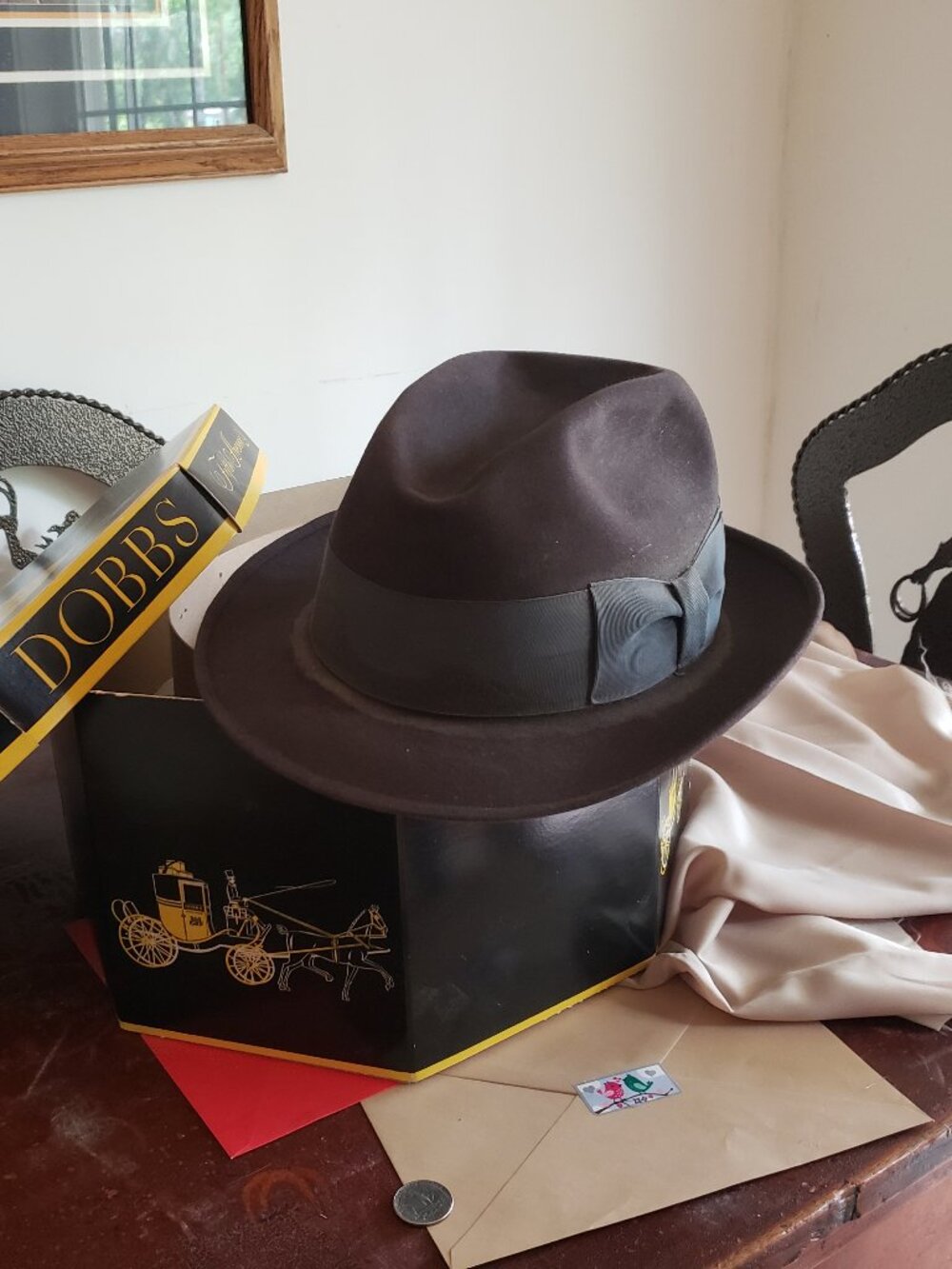VINTAGE DOBBS FEDORA BROWN HAT WITH BOX SZ 7